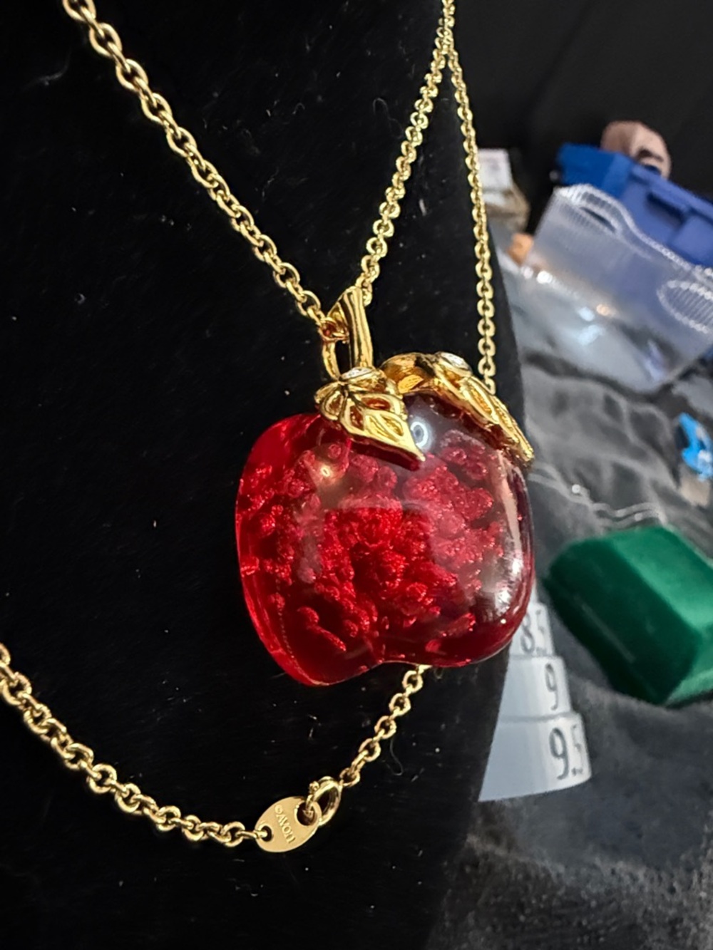 Vintage Avon Gold-Tone Red Lucite Apple Pendant Necklace - Picture 4 of 9